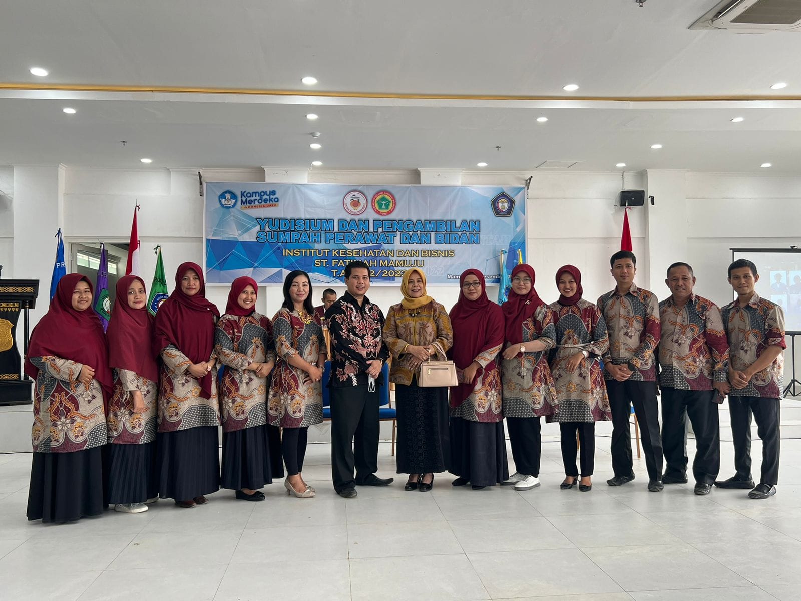 Yudisium Perawat & Bidan IKB St. Fatimah Mamuju